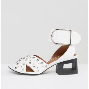 Truffle Collection White Studded Sandals Size 7.5